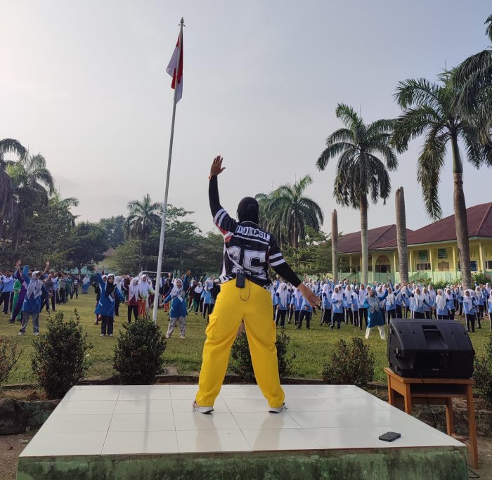 Senam Kesegaran Jasmani Jadi Agenda Rutin di Madrasah Aliyah Negeri 1 Kota Jambi