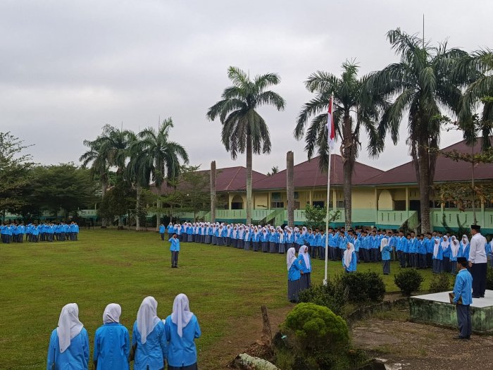 Upacara Bendera dan Halalbihalal MAN 1 Kota Jambi: Pererat Silaturahmi Pascalibur Idulfitri