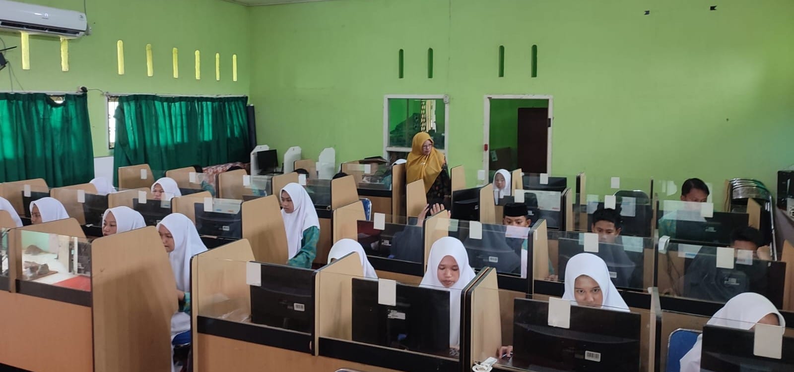 Pelaksanaan ANBK 2024 di MAN 1 Kota Jambi Berjalan Lancar